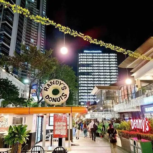 Great Value In Uptown Parksuites Bgc 1br,washer,netflix Manila