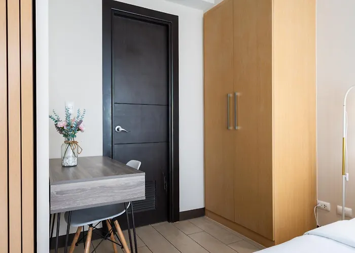 Great Value In Uptown Parksuites Bgc 1br,washer,netflix * Manila